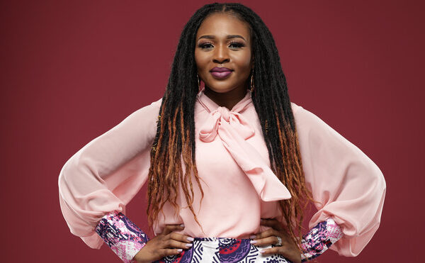 Dena Mwana : Une voix puissante au service de la louange et l'adoration chretienne